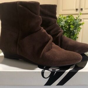Nine West boots size 7 1/2 M